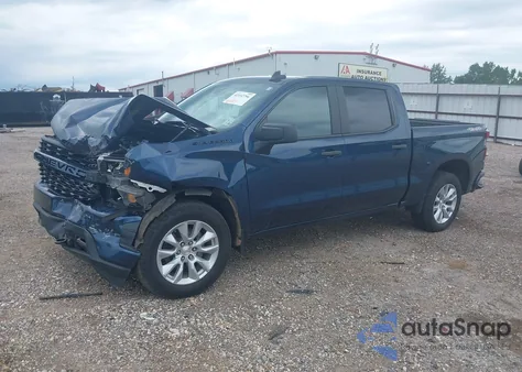 2021 Chevrolet Silverado 1500 4Wd Short Bed Custom z USA, uszkodzony, nr VIN 3GCPYBEK8MG424346